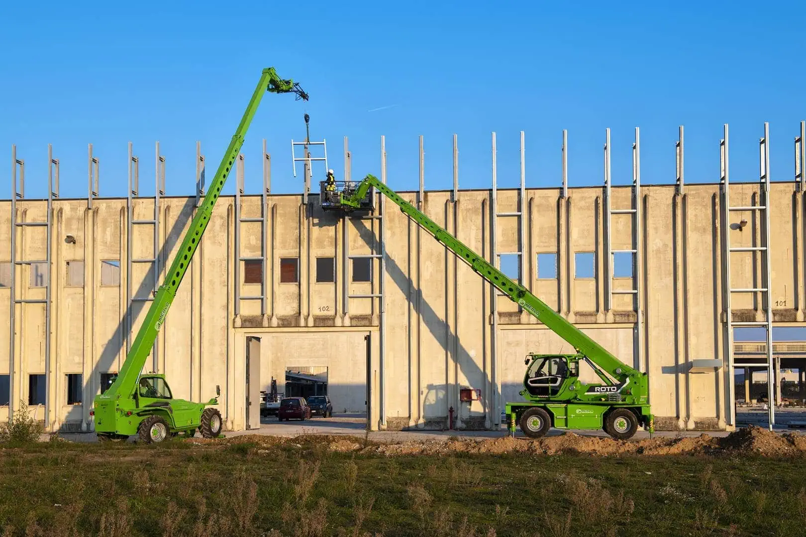 Merlo Panoramic 40.12/13/14/17 starre verreiker met uitschuifbare werkkooien